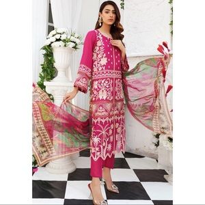 NEW 3 Piece Outfit Size M